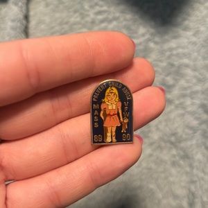 quirky vintage pin!! Enamel — mass VFW 1989/1990